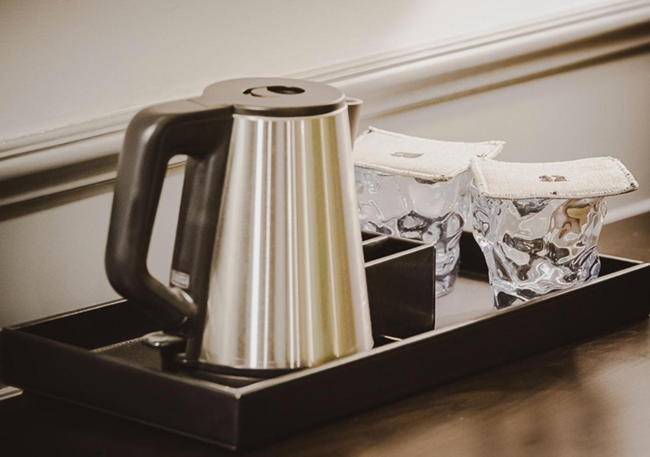 Ambiance Boutique Art Hotel Лахор Екстериор снимка A kettle